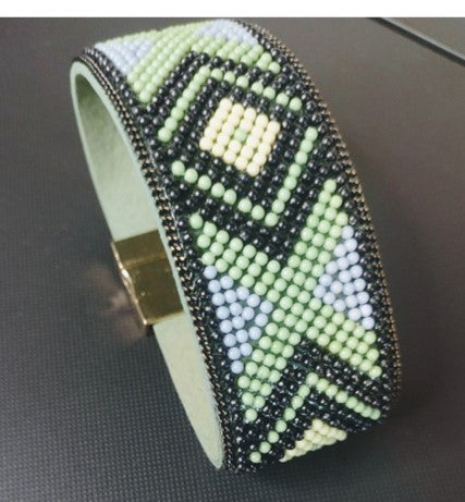 Brasalete estilo Miyuki en color verdre