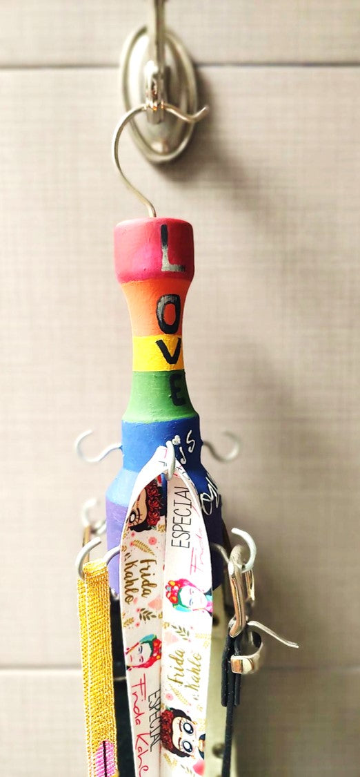 Gancho multiusos artesanal tema "arcoiris"